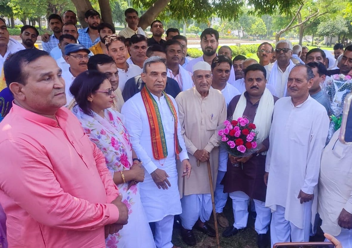 The newly appointed District Jat Sabha officials met the MP