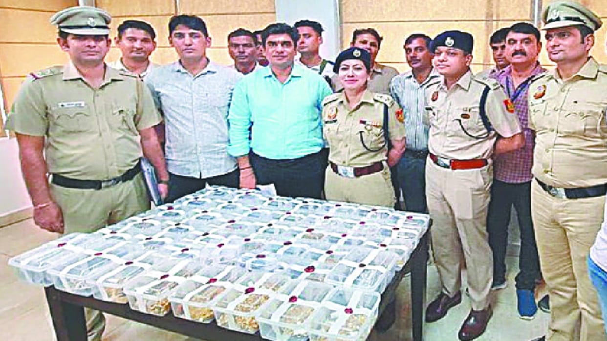 Police recovered jewelery worth six crores in two crore jewelery robbery case in Paharganj