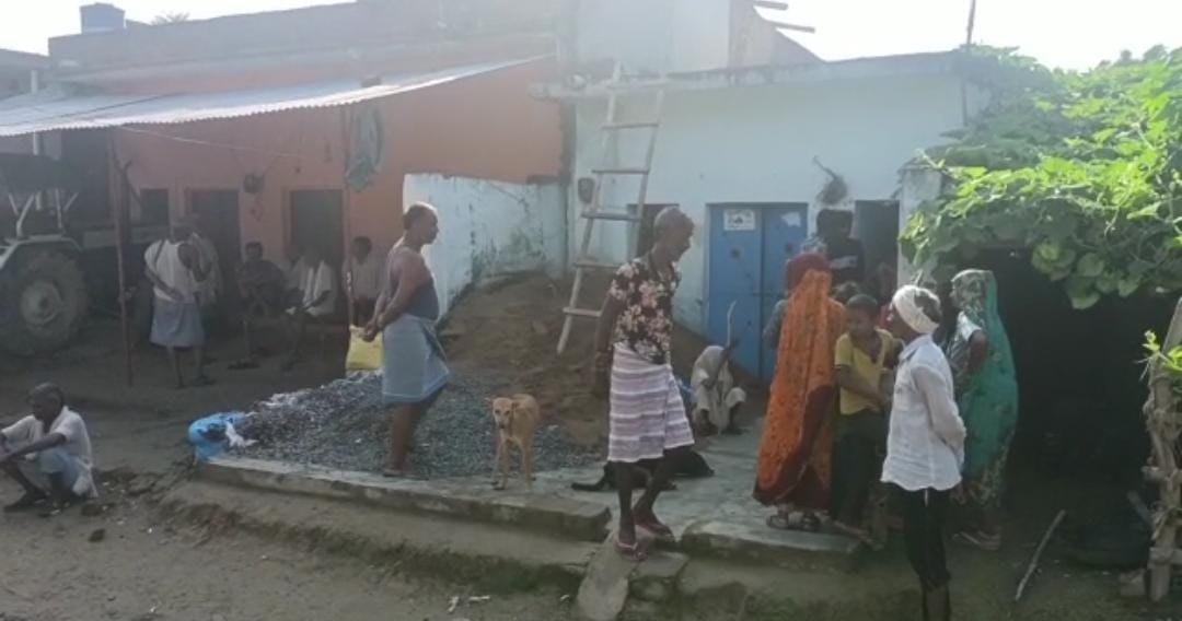 Banda: Woman filling water with submersible dies due to electrocution