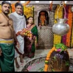 अनिल कुंबले महाकाल पहुंचे और पूजन किया।