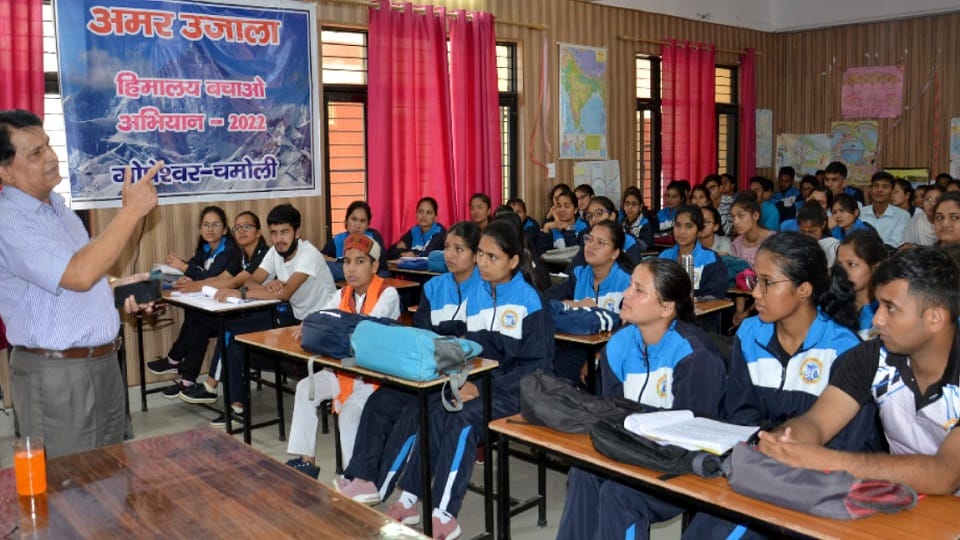 Save Himalaya campaign started in Gopeshwar, Amar Ujala campaign