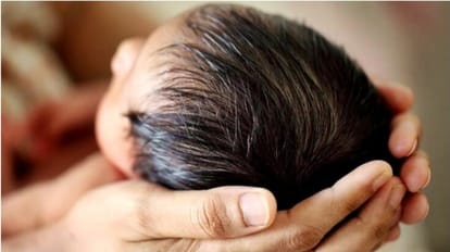 woman gave birth to a girl child at satellite bus stand in bareilly