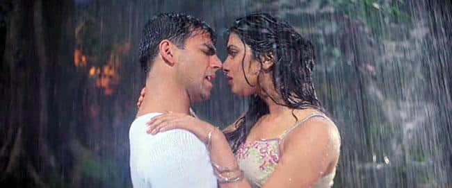 akshay kumar and priyanka chopra unreleased song woh pehli barsaat is out after 17 years of sdh