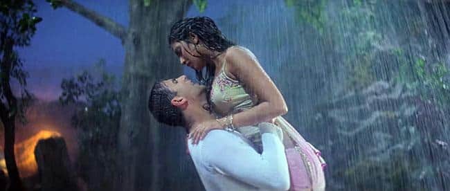akshay kumar and priyanka chopra unreleased song woh pehli barsaat is out after 17 years of sdh