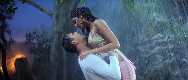 akshay kumar and priyanka chopra unreleased song woh pehli barsaat is out after 17 years of sdh