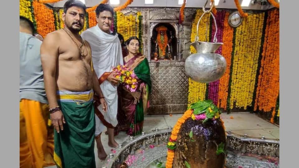 Kumble Visit Mahakal: Anil Kumble arrived to visit Mahakal, attended Bhasmarti