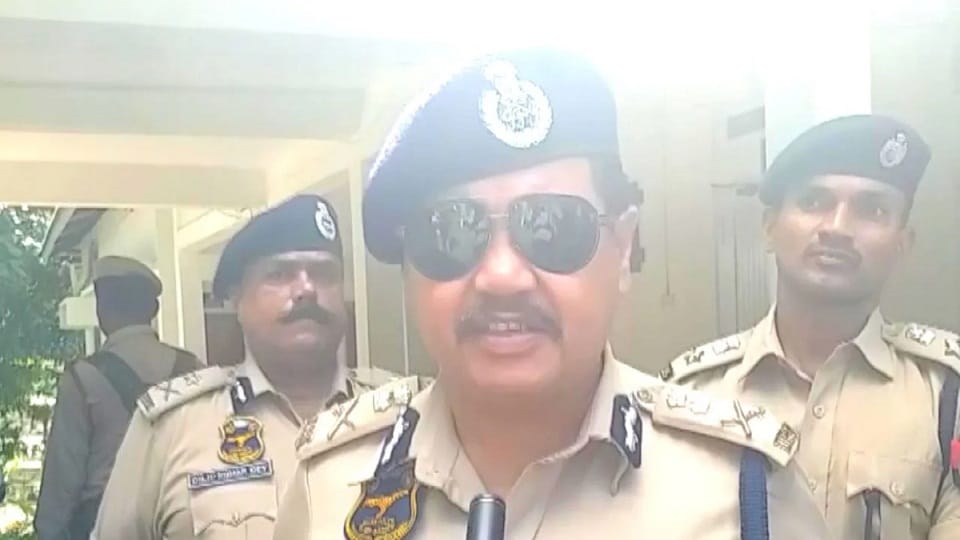 Assam DGP Bhaskar Jyoti Mahanta meets various Islamic organizations, seeks cooperation in busting terror modul