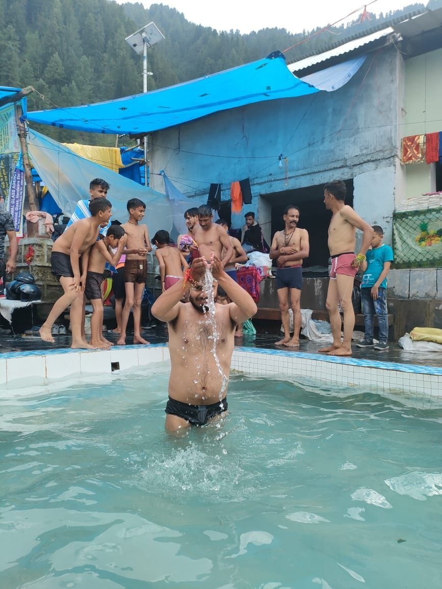 Devotees dance on Shiva hymns, devotional atmosphere