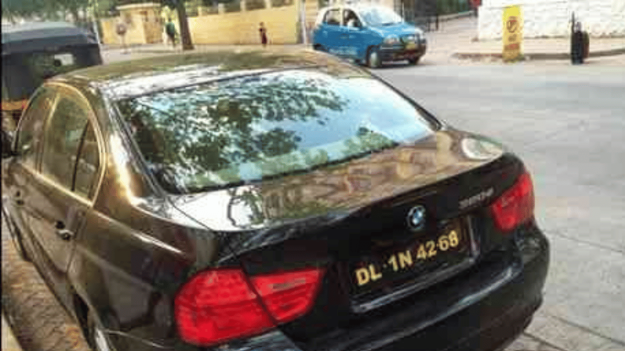 Meaning of different color number plates White Blue Yellow Red Black