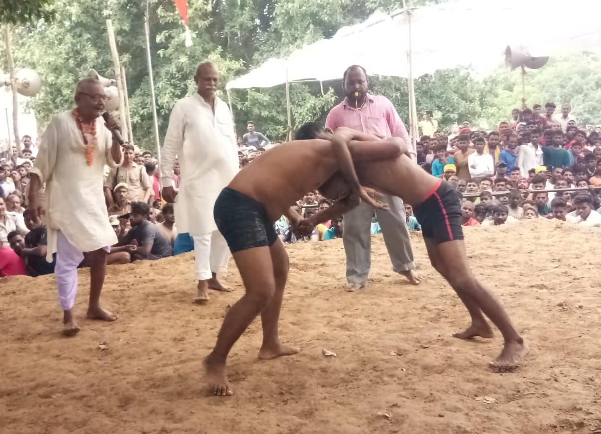 Shamsher Chauhan won the Emami wrestling of thirty thousand