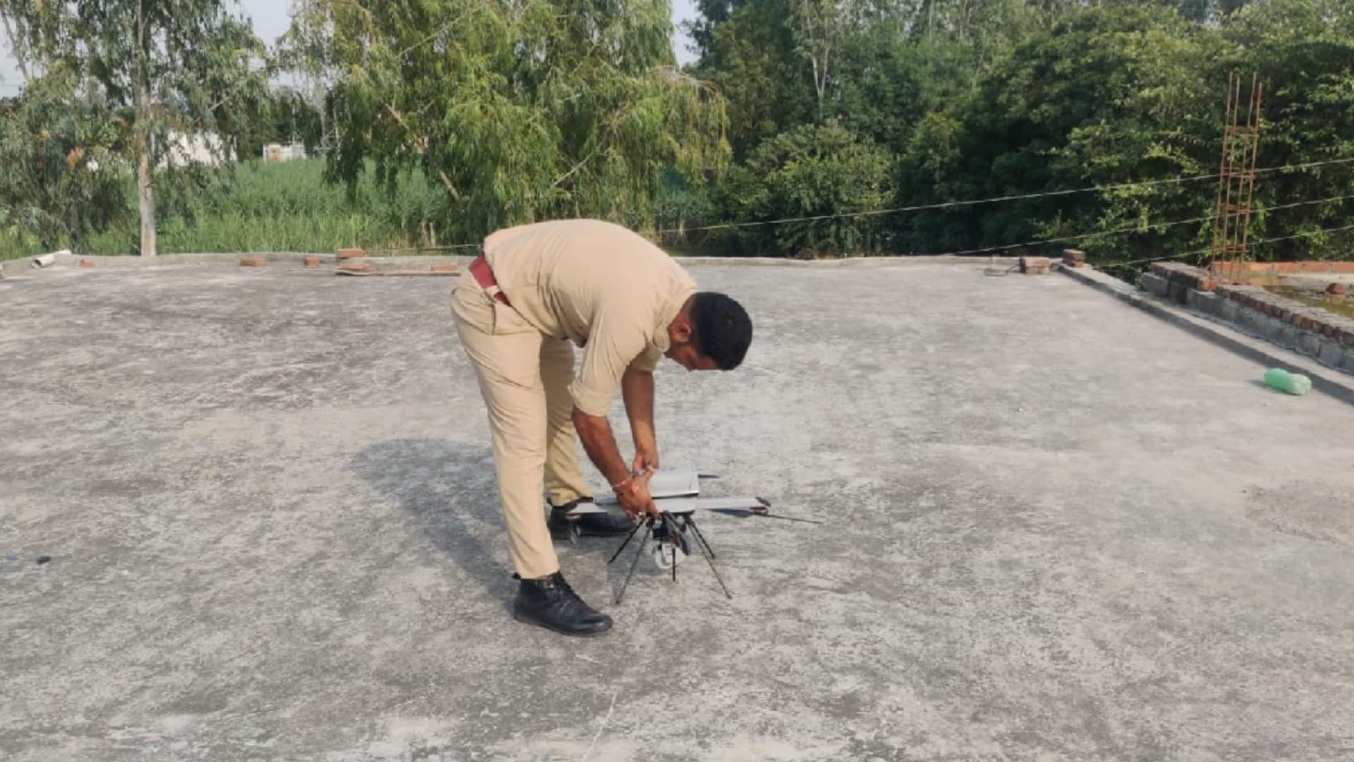 Baghpat Police sweats to find martyrs wife, drone fails, divers and dog squad are in search