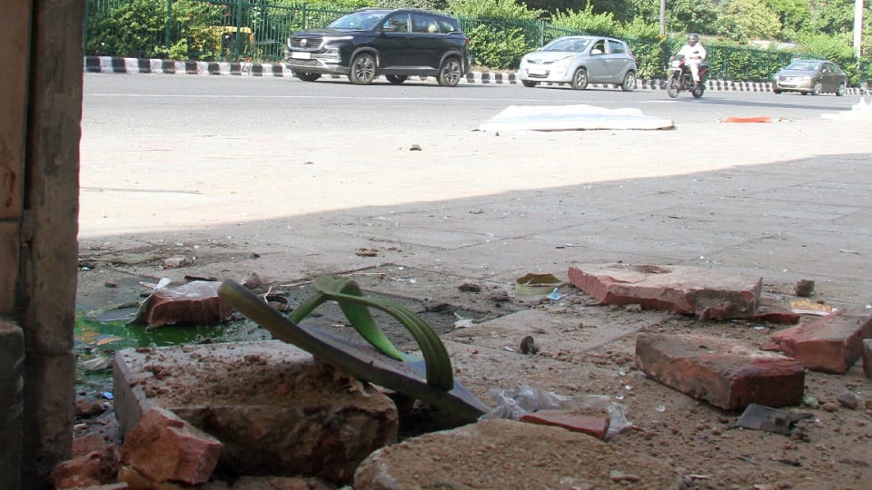 accident in front of AIIMS gate number two Uncontrollable car collided with auto and Yulu cycle three killed