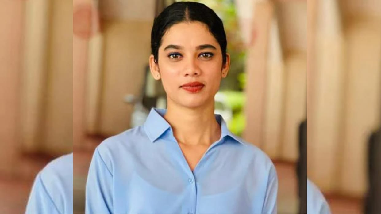 First Kerala Tribal Air Hostess Gopika Govind Success Story in Hindi