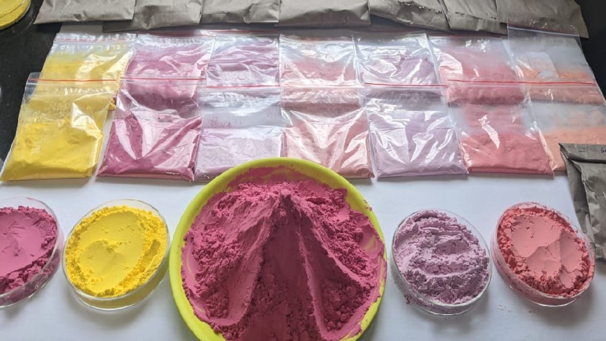 Nauni University of Himachal prepared herbal gulal from wild flowers for the first time