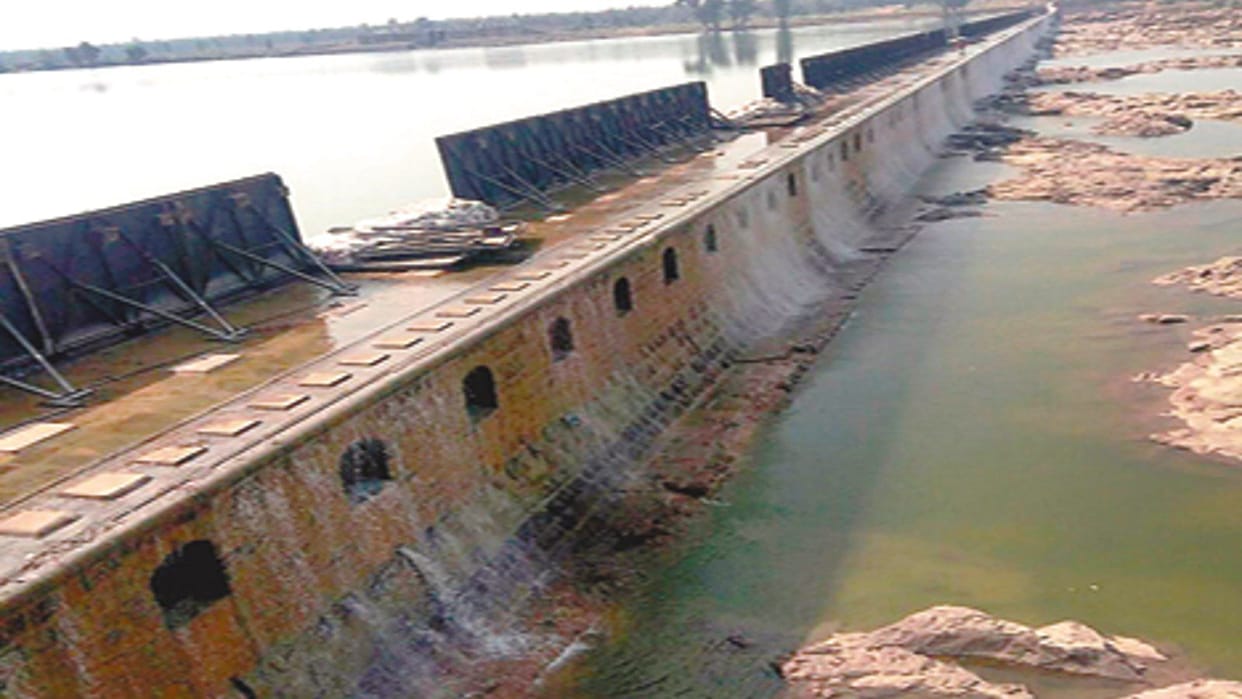 Banda: Raised hands due to repair of Bariyarpur dam