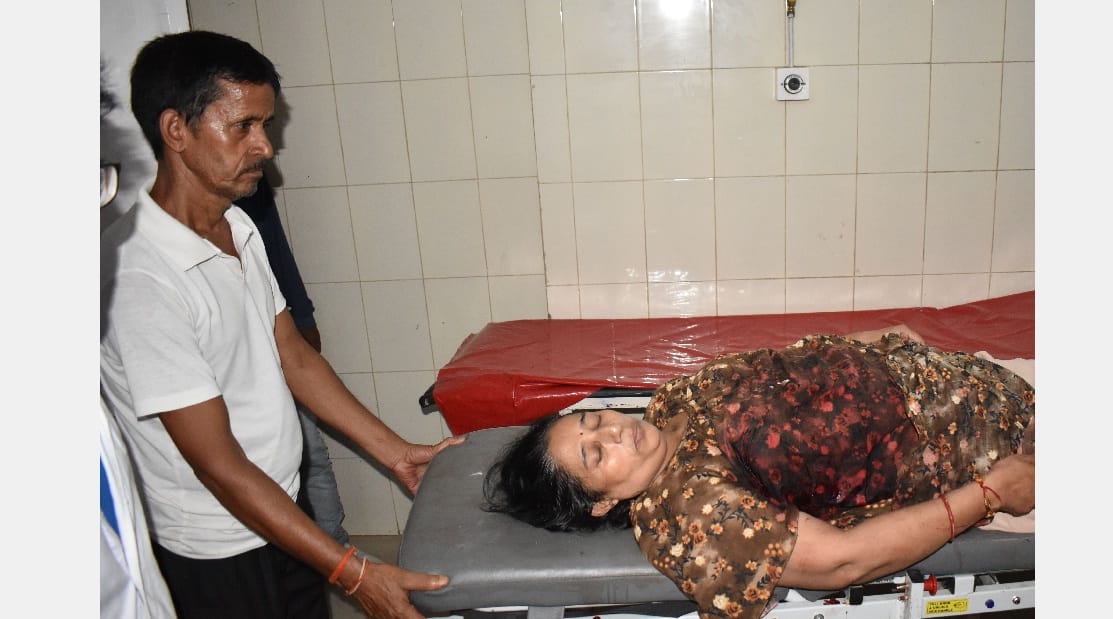 Woman police officer attacked with knife in land dispute in Unnao