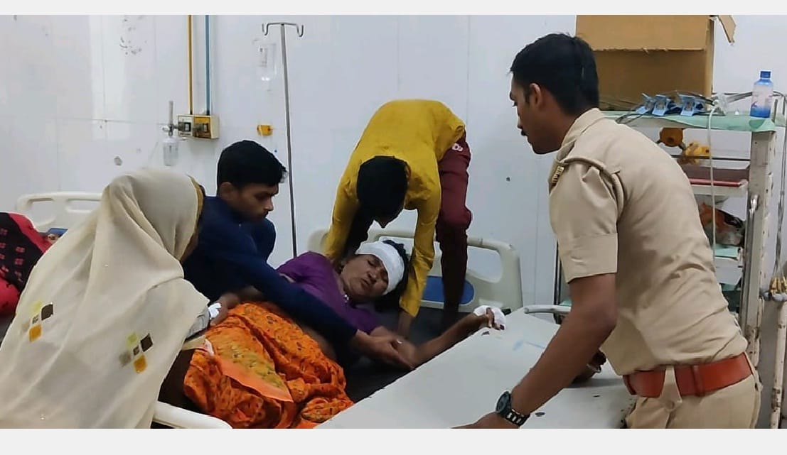 Neighbors attacked the family due to enmity in Kannauj, beaten to death
