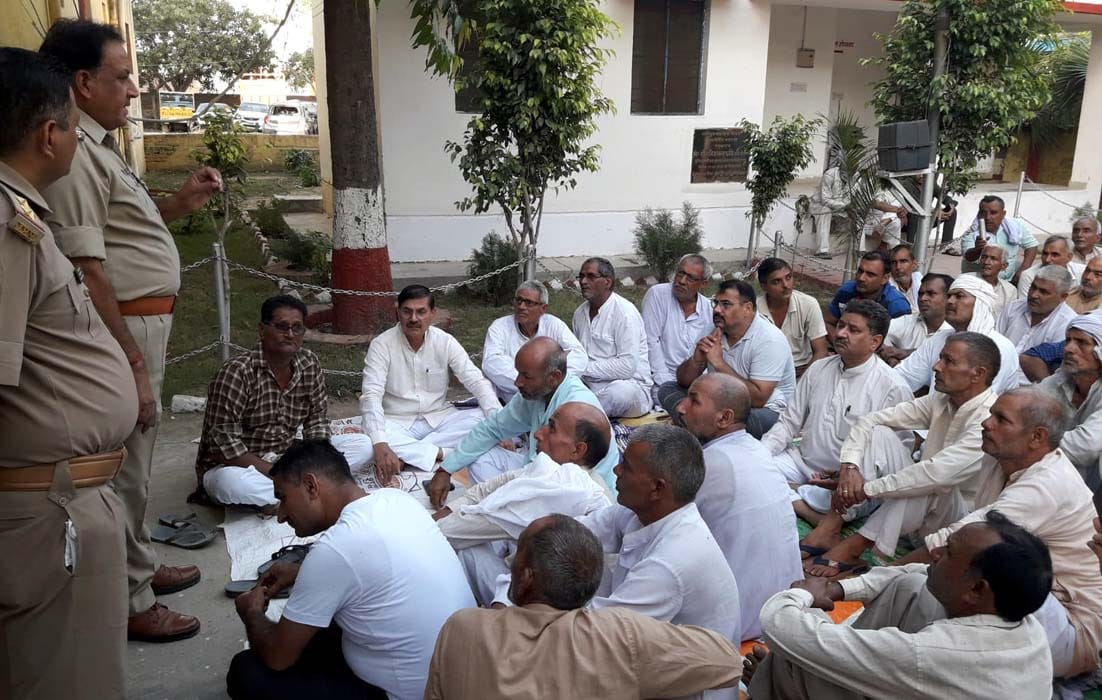 RLD workers staged a sit-in in the police station