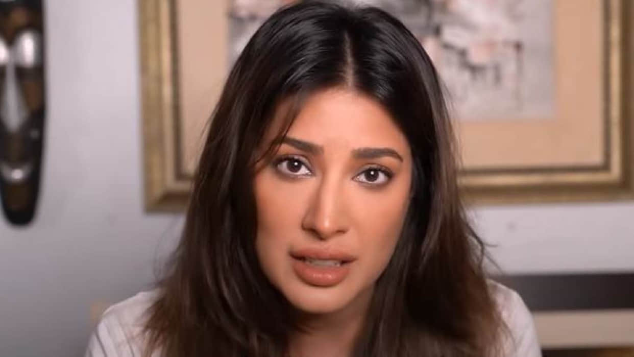 Pakistani Actress Mehwish Hayat question Bollywood for not speaking on Pakistan floods