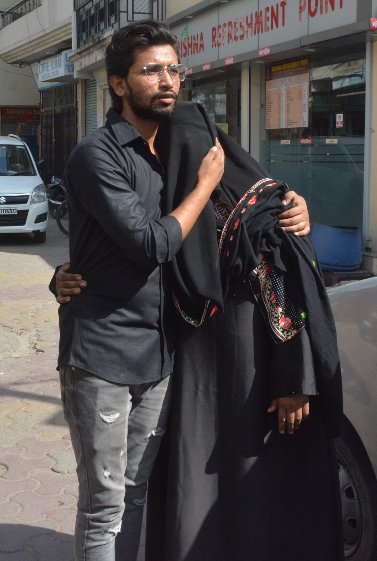 Suspicious death of married woman in hospital, relatives accuse doctor