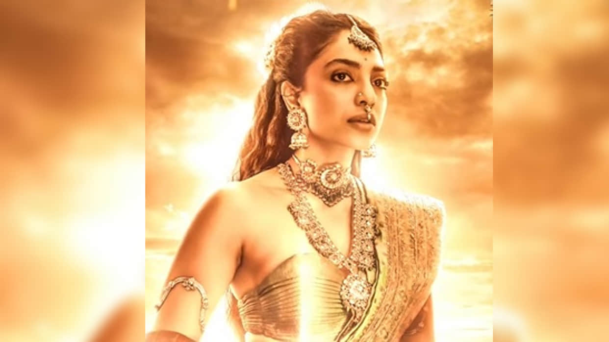 Ponniyin Selvan I Sobhita Dhulipala shares her first look as Vanathi from Mani Ratnam film