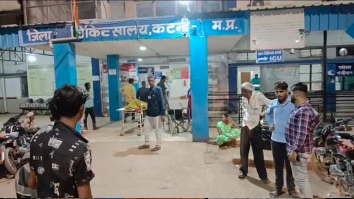 Step father raped daughter in Katni, girl admitted to hospital in critical condition read more in hindi