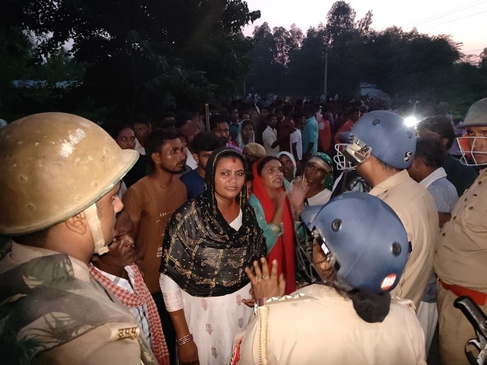 Photos and audios viral on WhatsApp group created a ruckus again in bareilly