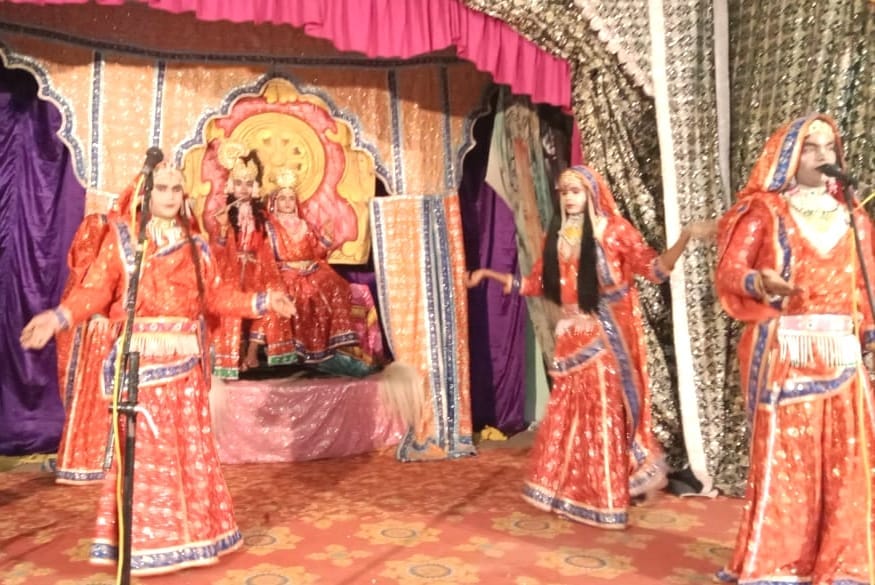Shri Krishna came out of Yamuna after defeating Kaliya Nag