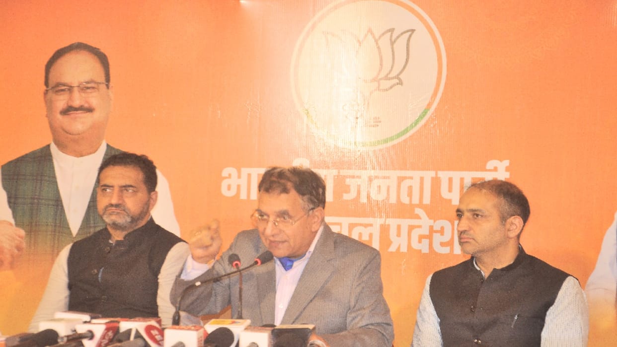 suresh Bhardwaj statement, Congress declared 21 colleges, gave only one lakh budget