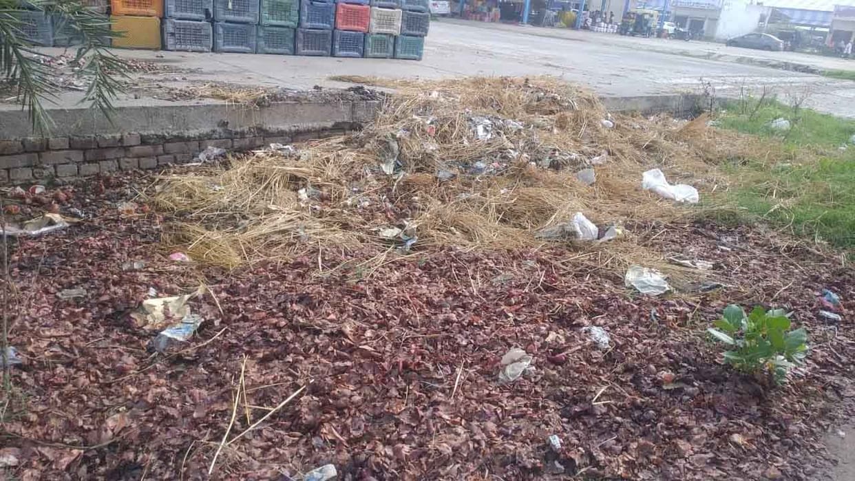 Dirt in the vegetable market, fury among the agents, Ambala