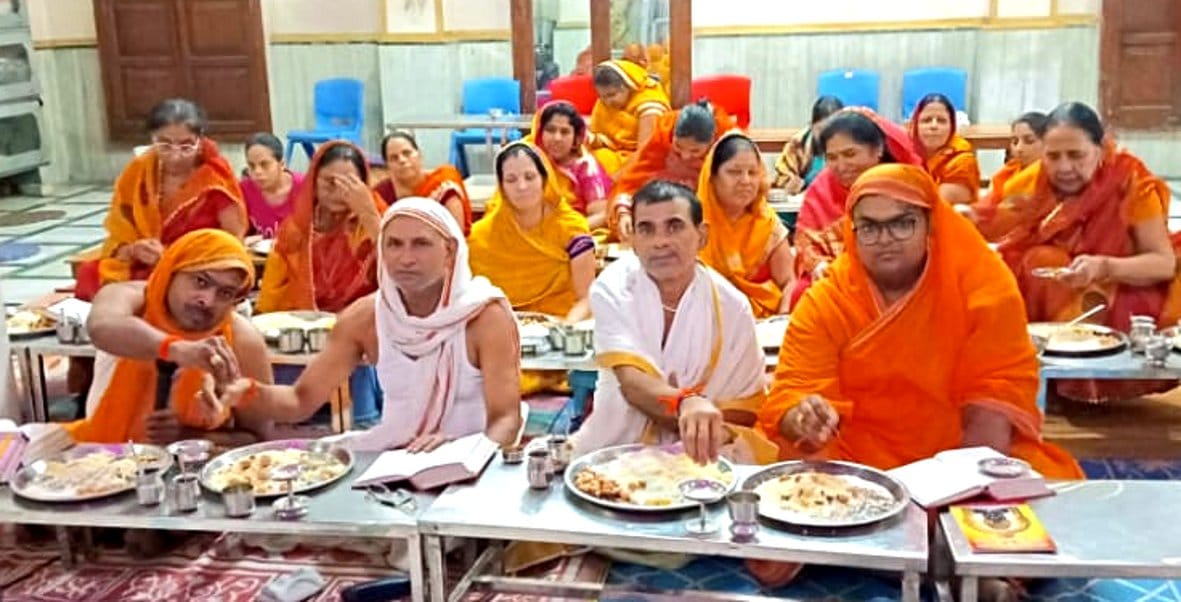 Worshiped the best restraint religion in the festival of Dashlakshana