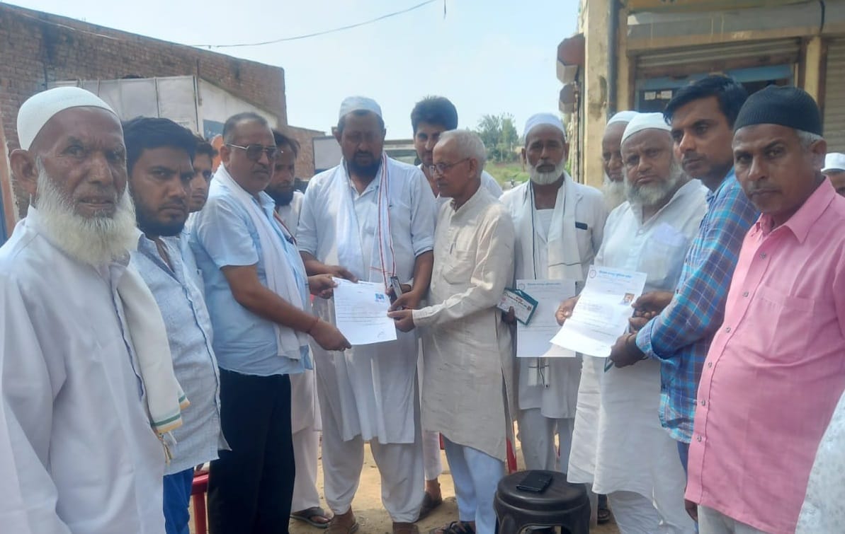 The issue of power cuts and fake pesticides echoed in the panchayat