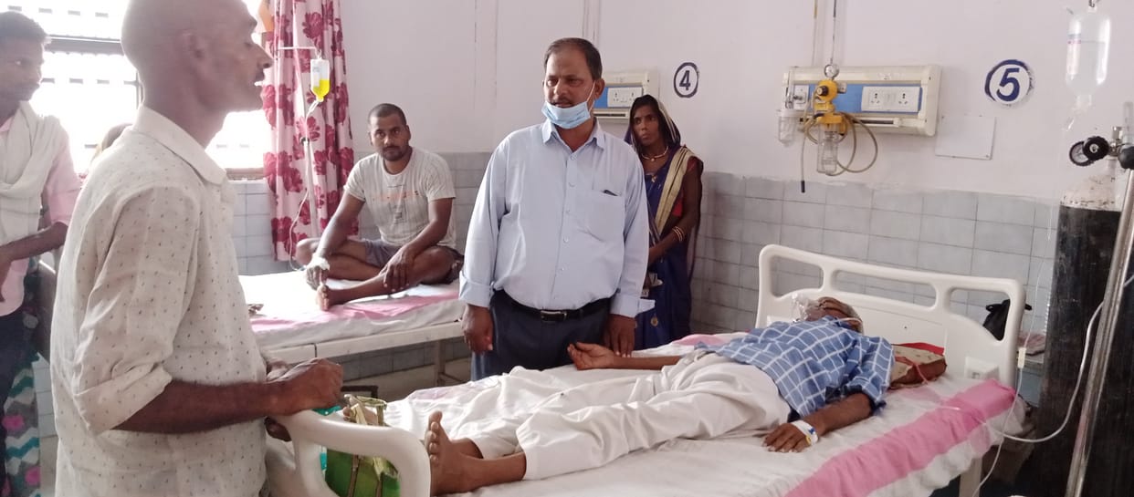 Son himself brought oxygen cylinder for father's treatment, video viral