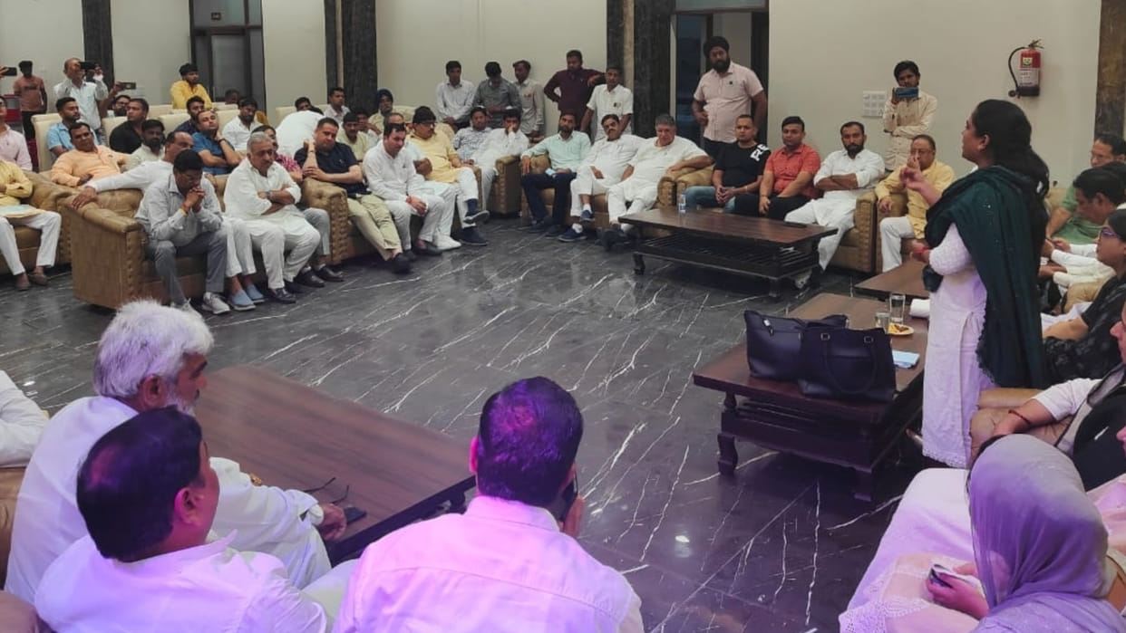 Pradhan mobilized against removing of financial power of the municipal and council In Haryana