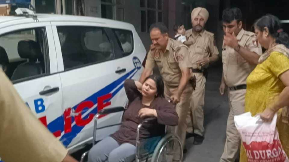 10 Injured in swing break in Mohali of Punjab