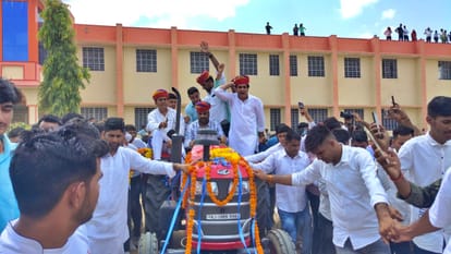 MP Hanuman Beniwal gave a statement regarding the government and farmers in Sikar