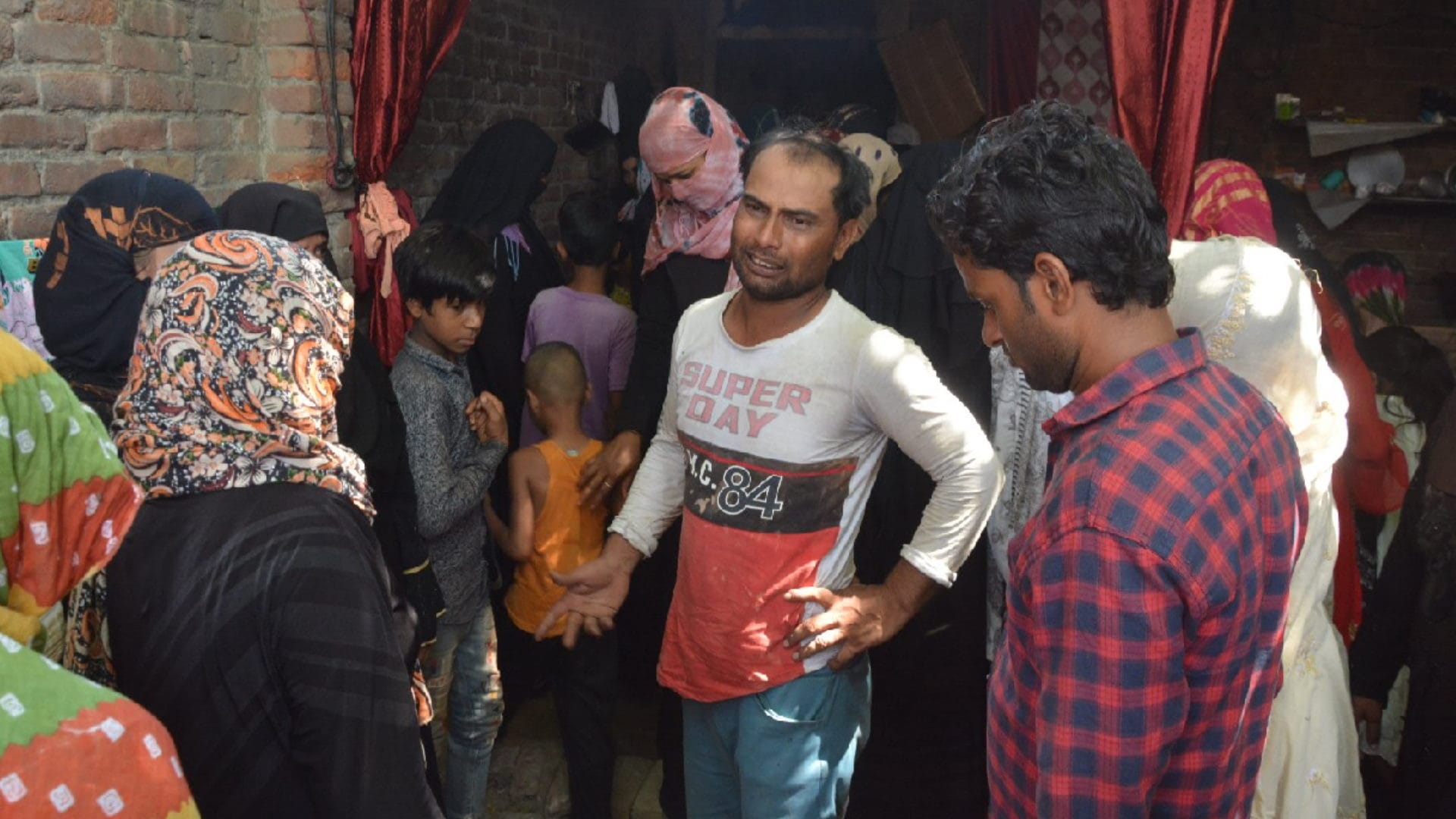 Two wife of a husband have committed suicide by poison in Muzaffarnagar after canter seized