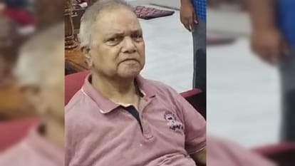 Padmashree Prof Rajeshwar Acharya made a world record by playing Jaltarang