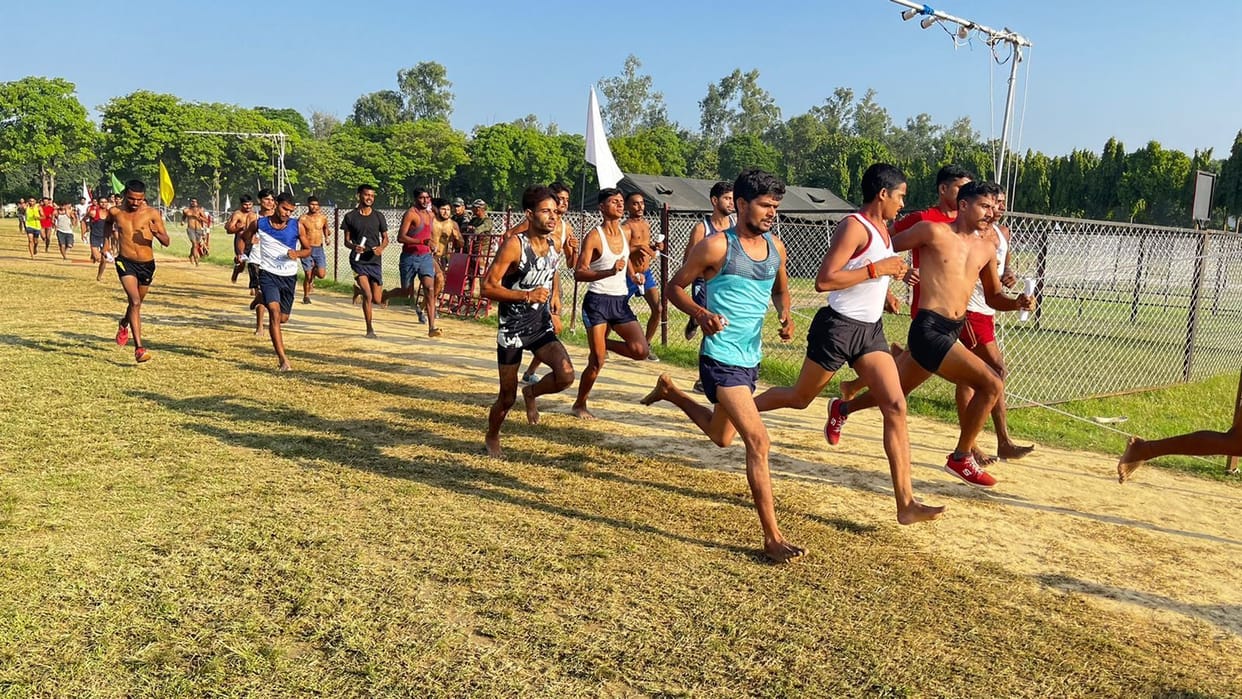 With passion and high spirits in the eyes, young people ran for Agniveer recruitment