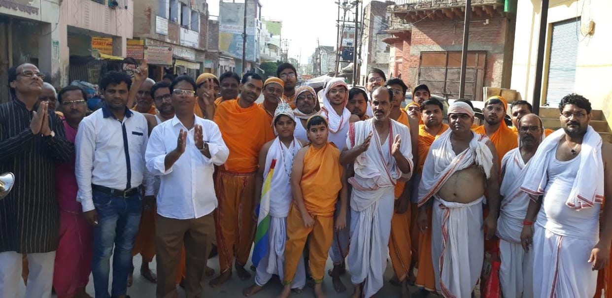 Paryushan festival: material journey taken out from Neminath temple, devotees swing on bandwagon