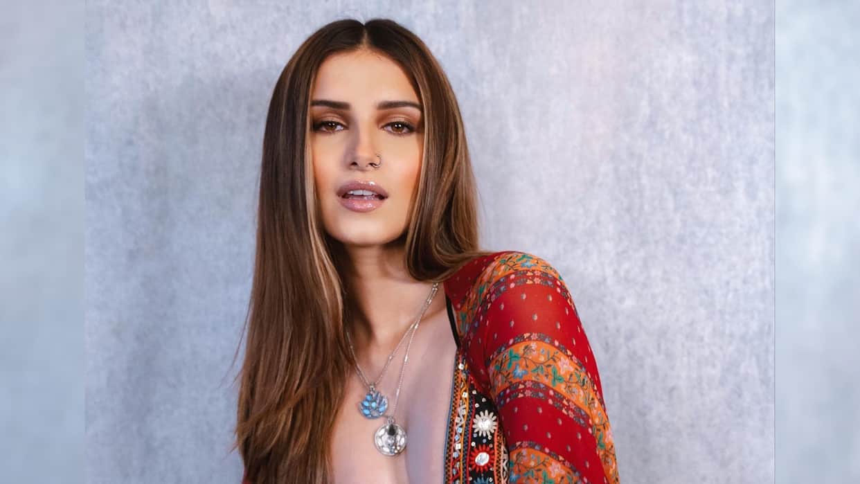 Tara Sutaria refused to take Shower For her upcoming film Apurva Revealed actress on Social Media