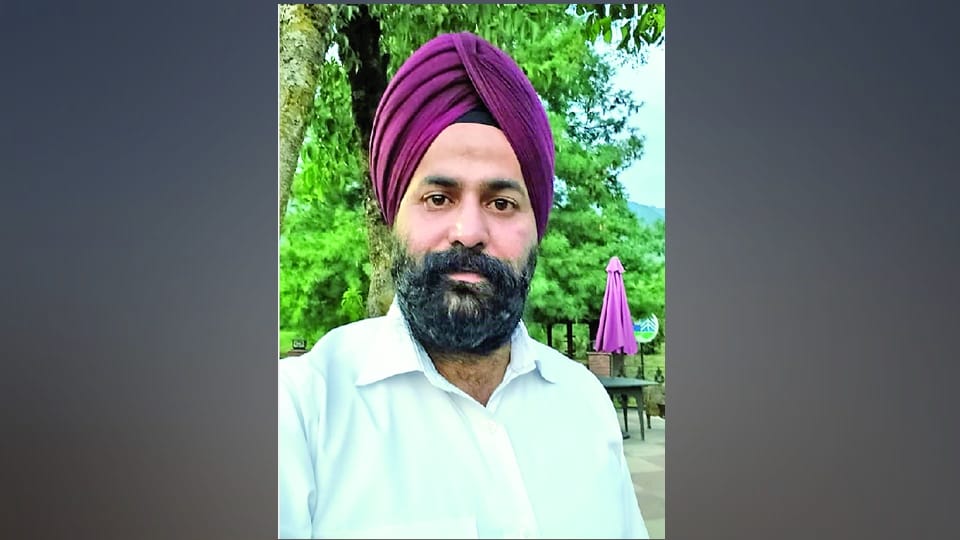 Loget High School teacher Harpreet Singh to be conferred with State teacher Award today by lg manoj sinha
