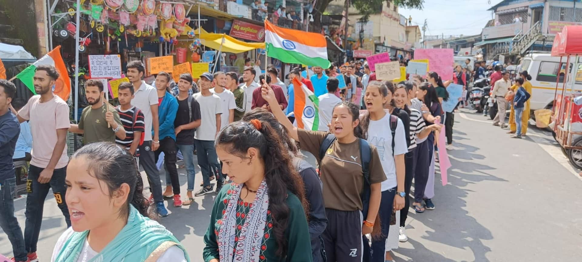 UKSSSC Youth Protest demand for CBI probe into irregularities in examinations