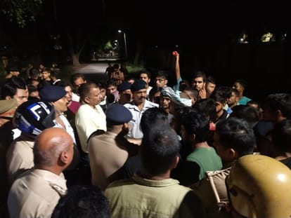 Late night ruckus in BHU campus Fierce fight between students of Birla and LBS hostel