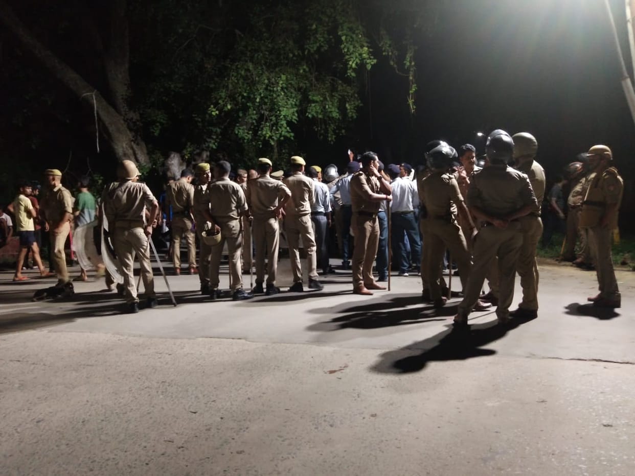 BHU hostel student fight After India Pakistan match, chaos in campus in late night