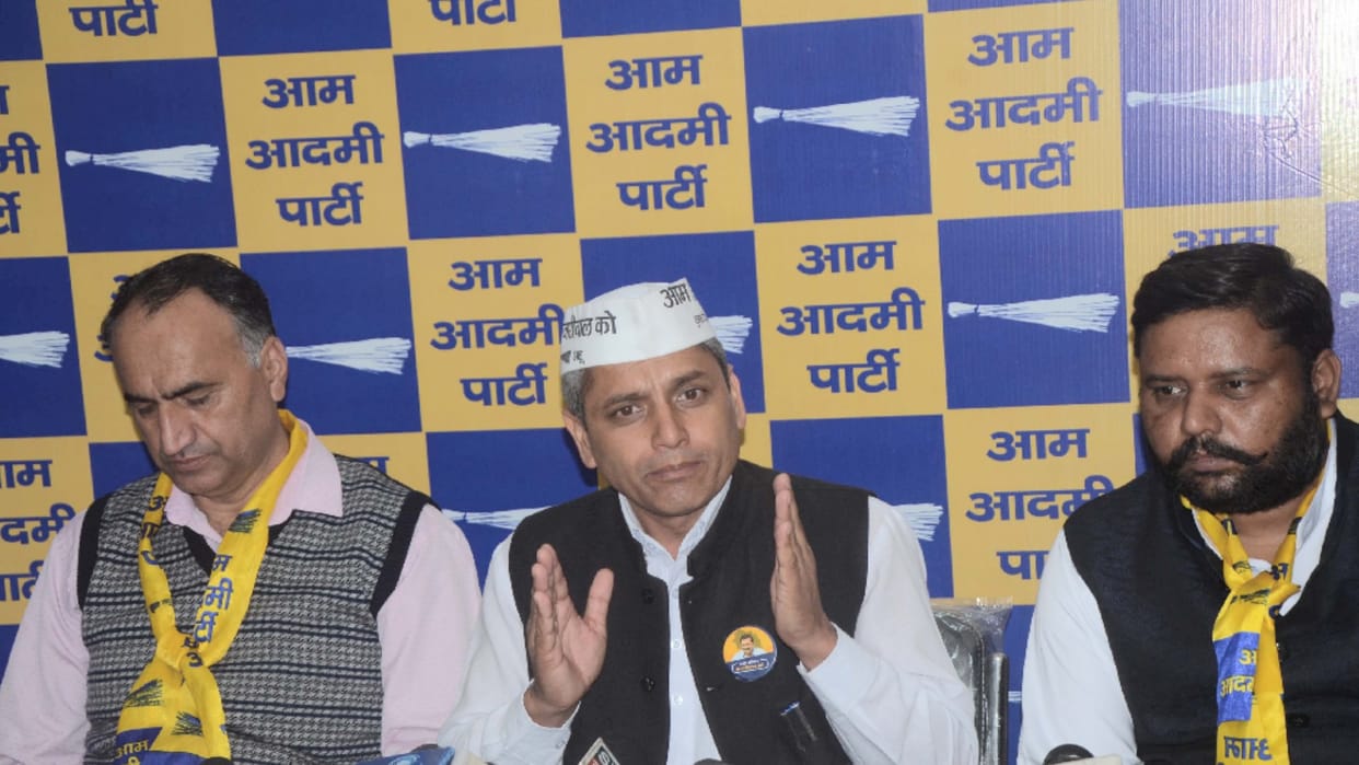 AAP Himachal, Surjit Thakur said that get the officer's suicide case investigated by a retired judge