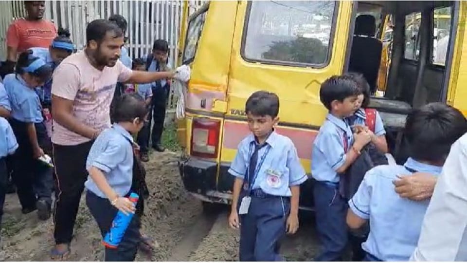 St Clairs School bus crashed into an electric pole in Agra UP News