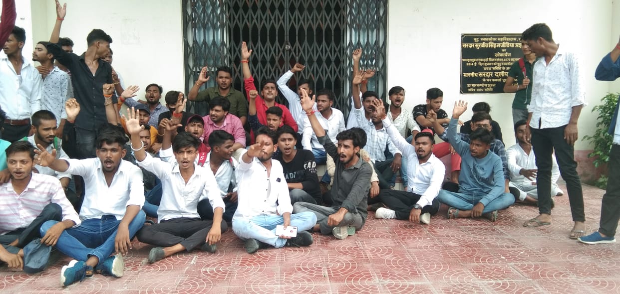 Student leaders protest, demand to hold student union elections