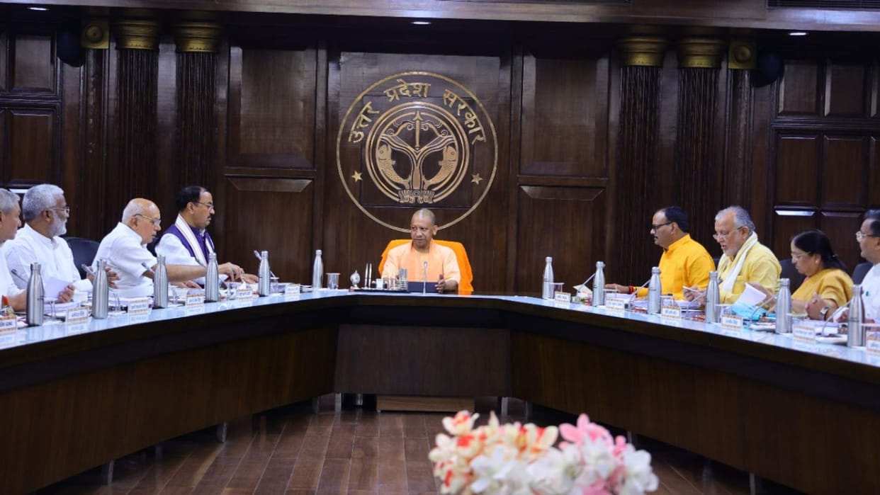 Important meeting of Yogi cabinet today in lucknow