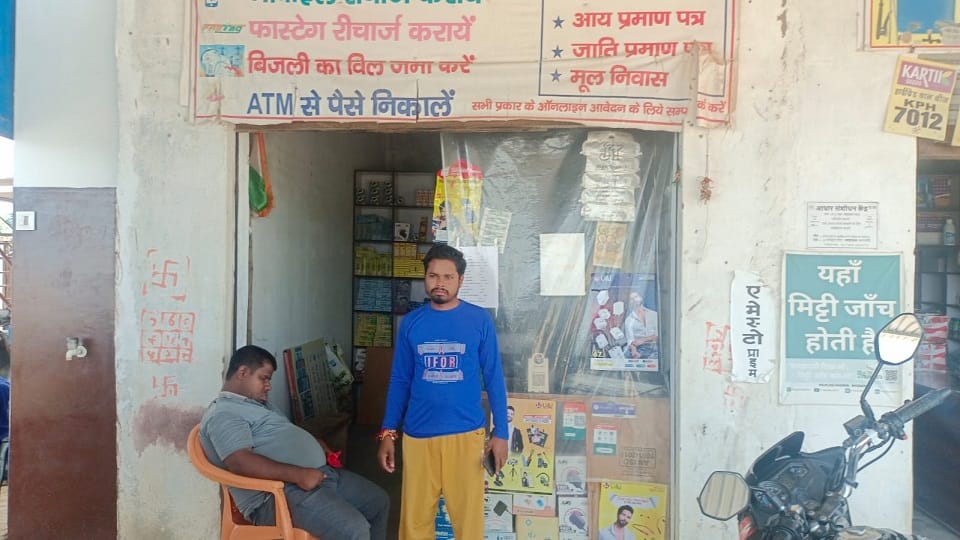 Theft in five shops including one jewelery in Firozabad